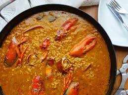 El arroz con bogavante es un plato típico de las localidades costeras españolas, que se elabora de forma parecida a la paella de marisco; Blog De Cuina De La Dolorss Arroz Caldoso Con Bogavante