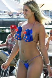 Spedizione economica gratuita da 25€ d'acquisto✓ registrati e ottieni 10% di sconto sul tuo primo ordine✓preparati per le vacanze con la nostra selezione di costumi da bagno da uomo su shein! I Bikini Stravaganti Piu Brutti Di Sempre 8 1 Costumi Osceni