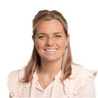 Holly Browne's Instagram, Twitter & Facebook