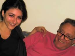 Mansoor ali khan pataudi biography/ wiki/ biodata/ profile/ information/ details/ updates/ latest news/ personal life /history/ interview about mansoor ali khan pataudi here. Soha Ali Khan Fondly Remembers Father Mansoor Ali Khan Pataudi On His Birth Anniversary Some Things Are Not Meant To Be Hindi Movie News Times Of India