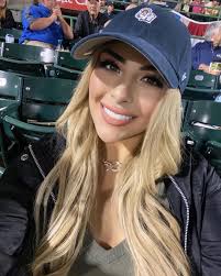 Reyna Hernandez (@ms_hernandez16) • Instagram photos and videos