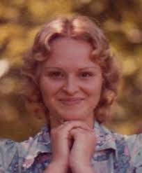 Diana Sears's Instagram, Twitter & Facebook