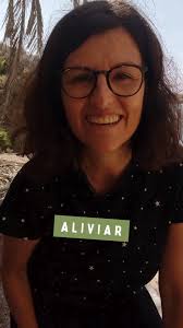 Si sientes presión en el pecho, prueba este ejercicio de Chikung. 🌬️,  Bajaremos con los brazos relajados, recogeremos la energía de la tierra y  subiremos llevando los dedos corazón al centro de las ...