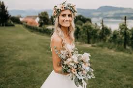 Hochzeitskleid mit blumen, hochzeitskleider / brautmode. Real Wedding Dani Michi The Wedding Stories