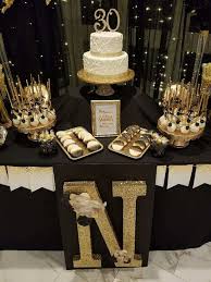 Birthday Ideas Black Theme Black And Gold Party Decorations 30 Gold Und Schwarz Themenparty Zum 30 Geburtstag Geburtstag Schwarz Theme Gold Birthday Party Decorations Golden Birthday Parties 30th Birthday Parties