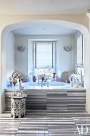Khloe kardashian is an entrepreneur and tv personality who achieved mainstream popularity from e! Inside Khloe And Kourtney Kardashian S Houses In California Architectural Digest