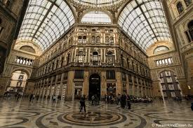 Nirgends habe ich das leben so sehr gespürt wie in den straßen und gassen neapels, in denen man gleichzeitig oft dem tod sehr nah ist. Neapel Sehenswurdigkeiten Und Reisetipps Reisen Und Essen