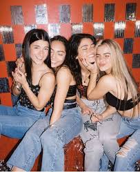 I Want You Z D H In 2020 Friend Photoshoot Best Friend Photoshoot Friend Photos