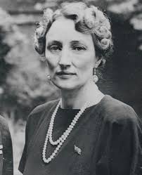 How was the new queen received after King Harald and Queen Sonja's marriage  in Norway?