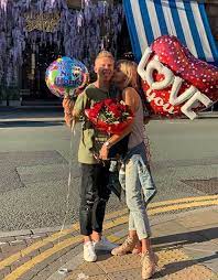 Interestingly, zinchenko had kissed her in front of the camera during an interview. Oleksandr Zinchenko And Vlada Shcheglova Marca English