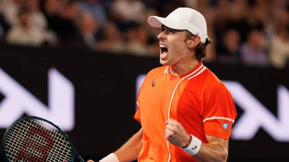 Who is Alex de Minaur, the Spain-based speed demon and Australia's Grand  Slam hope? | SBS News