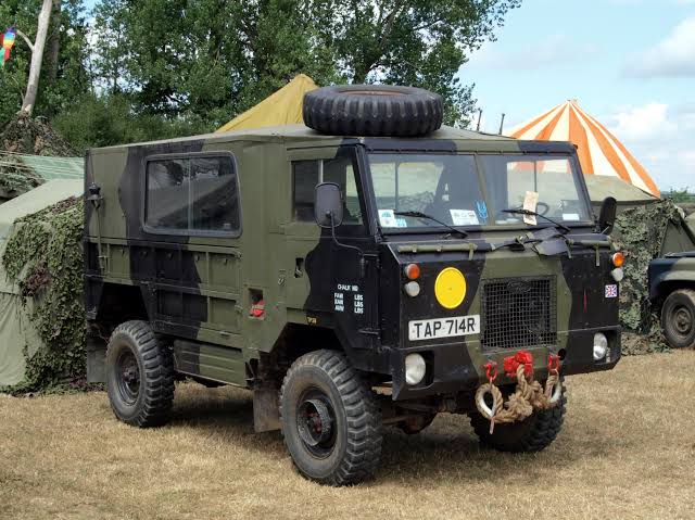 Resultado de imagem para Land Rover Forward Control"