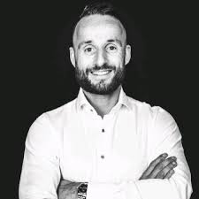 Een nieuwe stap! Na bijna 8 mooie jaren met uitdagende rollen en…