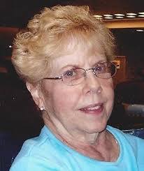 Sandy Mohr's Instagram, Twitter & Facebook