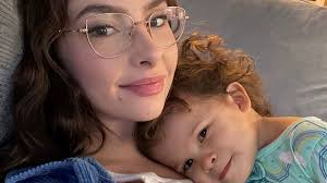 Heartbroken family of mom-of-two, 30, who died just weeks after giving  birth to daughter sue OBGYN, nurse and hospital for 'failing to treat heart  infection': Doctor 'previously settled two malpractice suits for