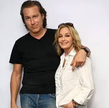 Corbett, 60, revealed the thrilling information whereas showing on tuesday's episode of the corbett — who has been in a relationship with derek, 64, since 2002 — confirmed off his ring. D9v2hu3uqsb3fm