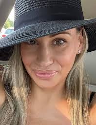 Anne Mccabe's Instagram, Twitter & Facebook