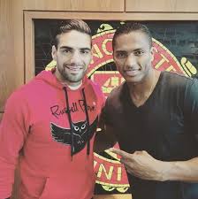 Antonio valencia, uno de los futbolistas ecuatorianos más destacados, anunció su retiro del fútbol. Antonio Valencia Appears To Bid Farewell To Radamel Falcao In Instagram Post As Striker Nears Manchester United Exit Daily Mail Online