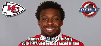 Chiefs' Berry PFWA 2016 Halas Award winner