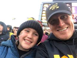 Andrew Kahl (@KahlMeKizzle)