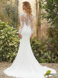 Figurbetontes Spitzenbesetztes Brautkleid Im Fit And Flare Stil Mit Langen Armeln Brautmode Kleid Hochzeit Hochzeitskleider Vintage