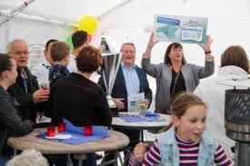 Nederweert anders blikt terug op raadsvergadering. Klumpenstraat Nederweert Eind Wint Titel Gezelligste Straat De Limburger Mobile