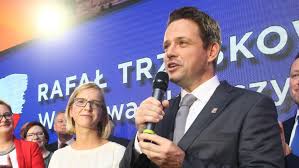 He is also a political scientist specializing in european studies. Rafal Trzaskowski Wygral Co Z Praca Jego Zony