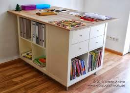 Heey Iedereen Ik Wou Graag Een Nieuwe Kallax Kast Van Ikea Kopen En Ging Even Opzich Naar Inspiratie Tijdens Het Zo Naaikamer Opberger Snijtafel Naaikamers