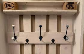 Sie bezahlen pro ausgabe nur 1,50 euro (einschließlich versandkosten). Garderobe Aus Europalette Ganz Leicht Selbst Bauen Tedox Blog
