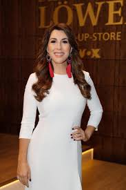 Die gründung von orthomol in der garage habe ich zumindest als kind miterlebt und damals wurden wir für alle möglichen tätigkeiten eingesetzt. Judith Williams Steckbrief Bilder Und News Web De