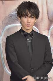 画像1 21 佐藤健 ストイックぶりを称賛される 徹底した食生活 グッと我慢しました いぬやしき いぬやしき メンズ ヘアスタイル メンズ 髪