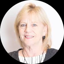 Janice Hutt's Instagram, Twitter & Facebook