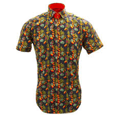 The model is 6ft2in tall and is wearing a size 39. Orange Cactus Print Short Sleeve Mens Shirt Cp6407 The Shirt Store