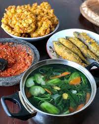 Jun 22, 2021 · variasi menu satenya juga beragam, misalnya di warung sate legendaris sate sapi karang pak prapto. Ide Menu Pendamping Sayur Resep Aneka Jajan Pasar Facebook