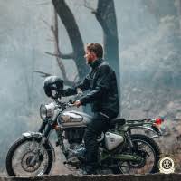 We'll talk you through its main features, show you. Royal Enfield Bullet Trials Works Replica 500 Price Specs Mileage Colours Photos And Reviews Bikes4sale