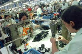Tenaga kerja sebuah pabrik sepatu di rembang telah diberhentikan. Kesurupan Massal Di Pabrik Sepatu Pou Yuen Kabar24 Bisnis Com