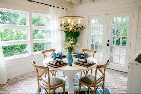 Fixer Upper Season 3 Episode 11 The Beanstalk Bungalow Fixer Upper Dining Room Magnolia Homes Fixer Upper