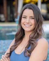 Ginger Gill's Instagram, Twitter & Facebook