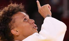 We hope you enjoyed our exclusive interview with amandine buchard. Xe4pukw6ucl5hm