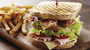 Sandwich juga bisa dijadikan untuk bekal dan cocok untuk diet, karena cara membuatnya sangat praktis dan bisa mengenyangkan perut. Delapan Menu Diet Yang Ternyata Berkalori Tinggi