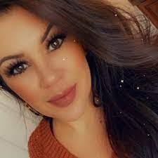 Carla Hakes's Instagram, Twitter & Facebook