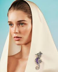 Today we commemorate the birthday of famed jewelry designer Elsa Peretti. A  masterful artisan, she revolutionized the world of design and forever  changed the way women wore jewelry. Her tactile and organic