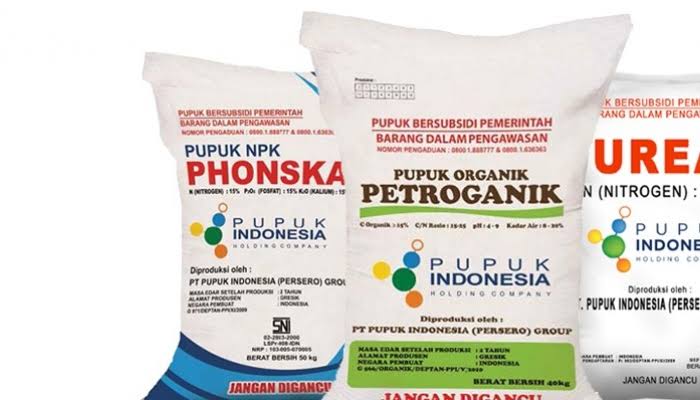 Beberapa contoh produk pupuk dari PT Pupuk Indonesia (Persero).