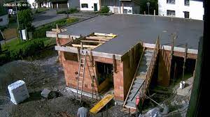 Den beton verteilte ich erst häufchenweise in der fläche und breitete ihn ca nur 3cm hoch aus (halbe höhe) damit ich die gitter hinein legen. Op15 2016 07 05 Vd2 Decke Betonieren Youtube