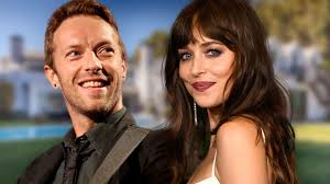 Welcome to the dakota johnson subreddit. Chris Martin Dakota Johnson Sechs Schlafzimmer Neun Bader Dieses 5 000qm Anwesen Gehort Jetzt Ihnen Bunte De