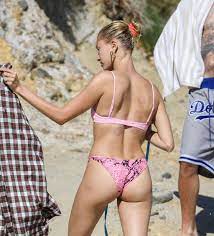Hailey Baldwin Nude Photos & Videos