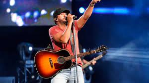 Country singer Luke Bryan plans show in Kansas City
