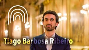 O deputado e líder da concelhia do ps/porto, tiago barbosa ribeiro, anunciou este domingo que votará em ana gomes nas um dia depois de o ps ter decidido não dar qualquer orientação de voto nas presidenciais de janeiro, o coordenador do ps no parlamento para os assuntos do trabalho. Tiago Barbosa Ribeiro Sobre Trabalho Fumaca