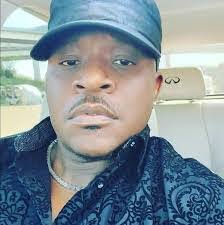 Kenneth Rigdon's Instagram, Twitter & Facebook