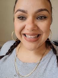 Veronica Button's Instagram, Twitter & Facebook